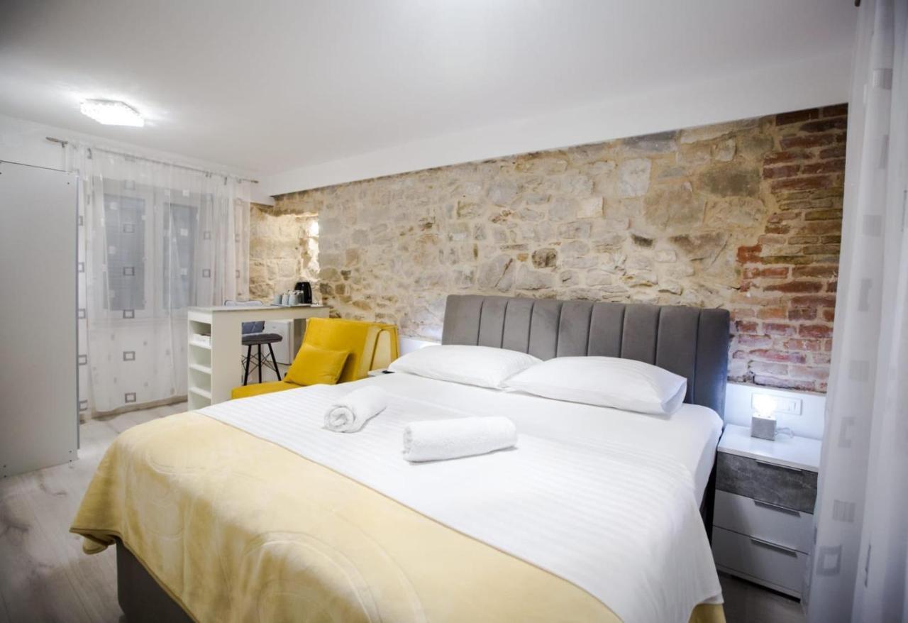 Lions Luxury Rooms Split Exterior foto